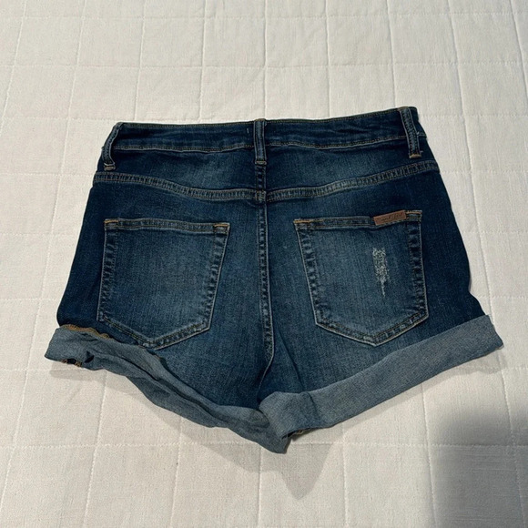 Sneak Peek Shorts - Picture 8 of 11